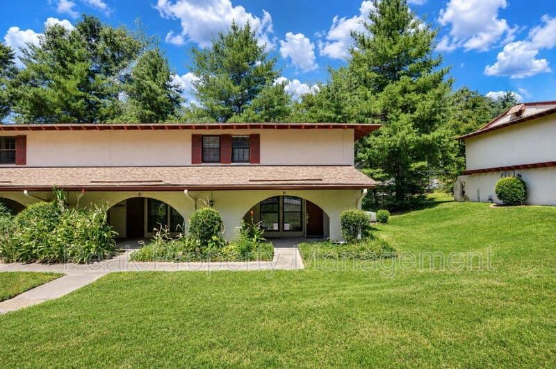 Nashville Condo: 210 Old Hickory Blvd