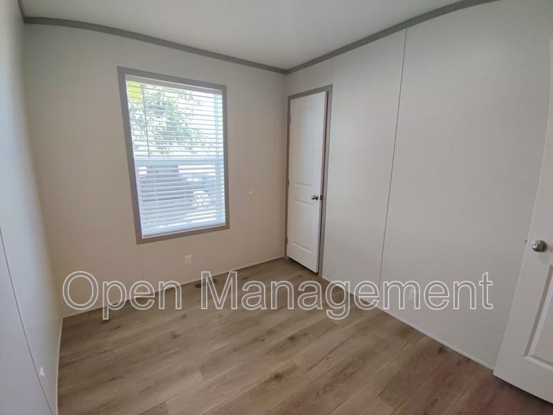 Scottsbluff House: 52 Marcus Drive