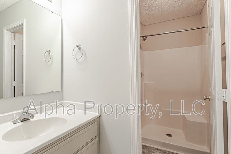 Greer House: 105 Brushy Hollow Ln