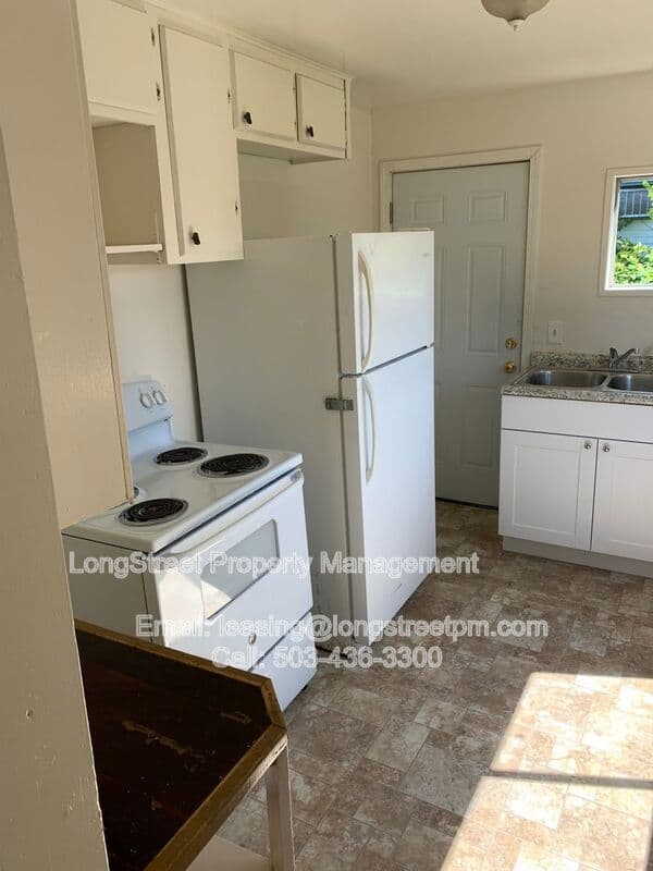 Corvallis House: 2425 SW Pickford