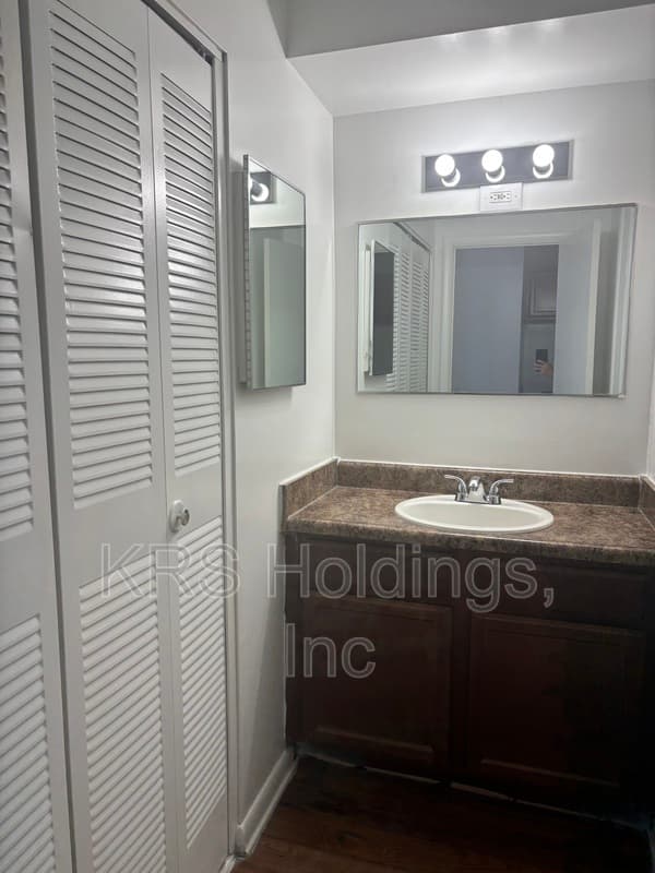 Richmond Condo: 311 W Franklin St