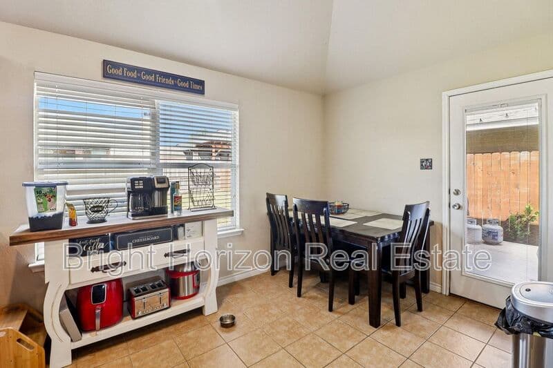 Fort Worth House: 8221 Mule Deer Run