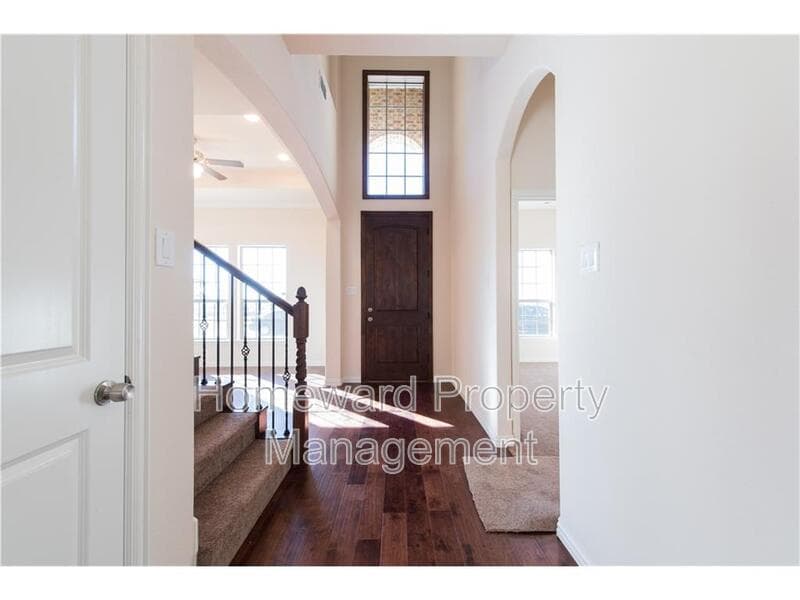 Irving House: 4004 Hanaa Court