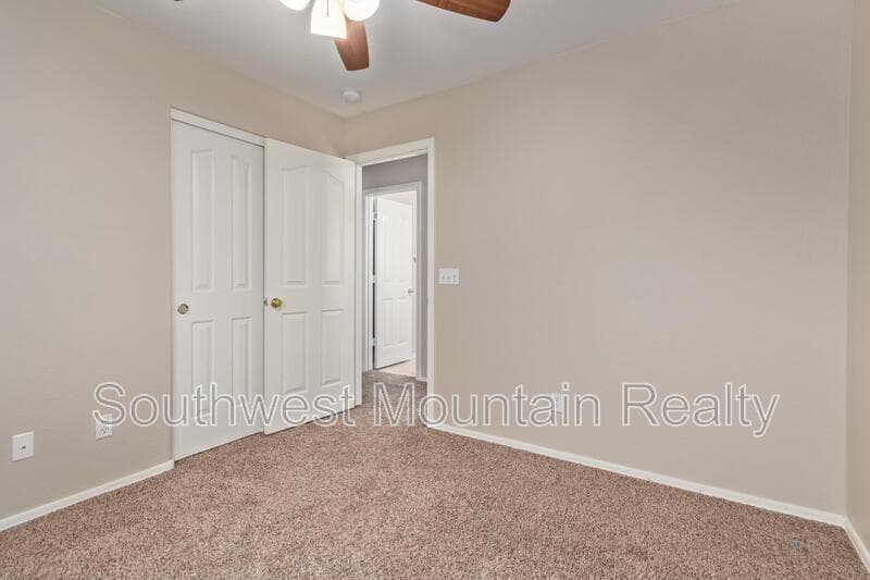 Maricopa House: 44856 W Paitilla Lane