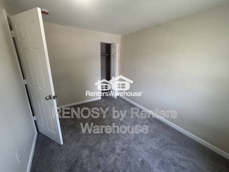 Dundalk House: 2067 Larkhall rd