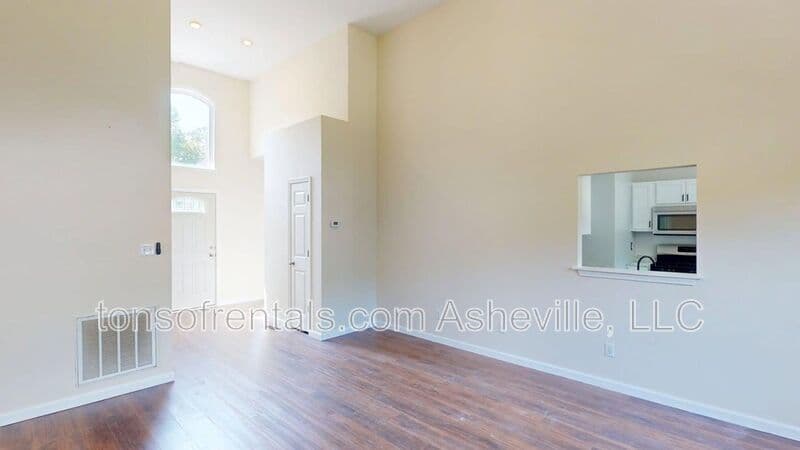 Swannanoa House: 111 Woodcreek Circle