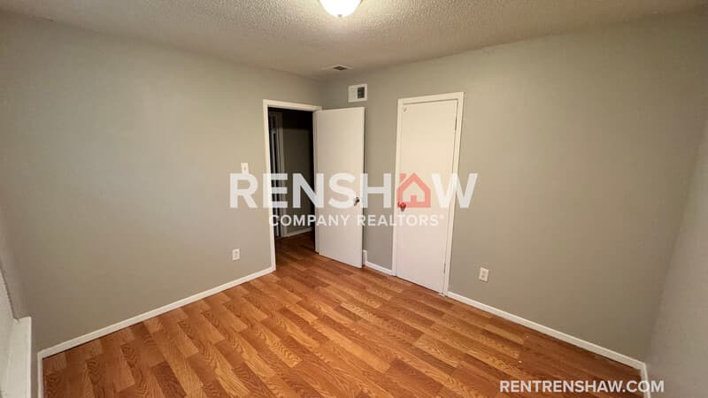 Memphis House: 381 N Manassas St