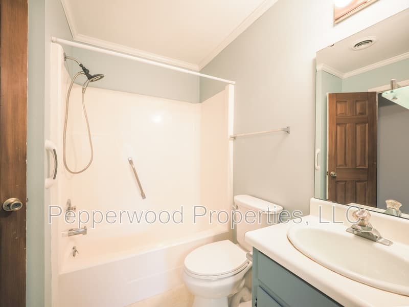 Spartanburg House: 204 Fernbrook Circle