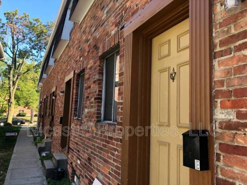 Columbus Condo: 215 East Lane Avenue - B