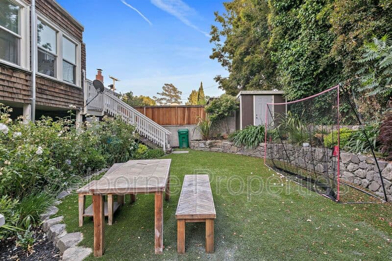 Piedmont Condo: 223 Linda Ave.