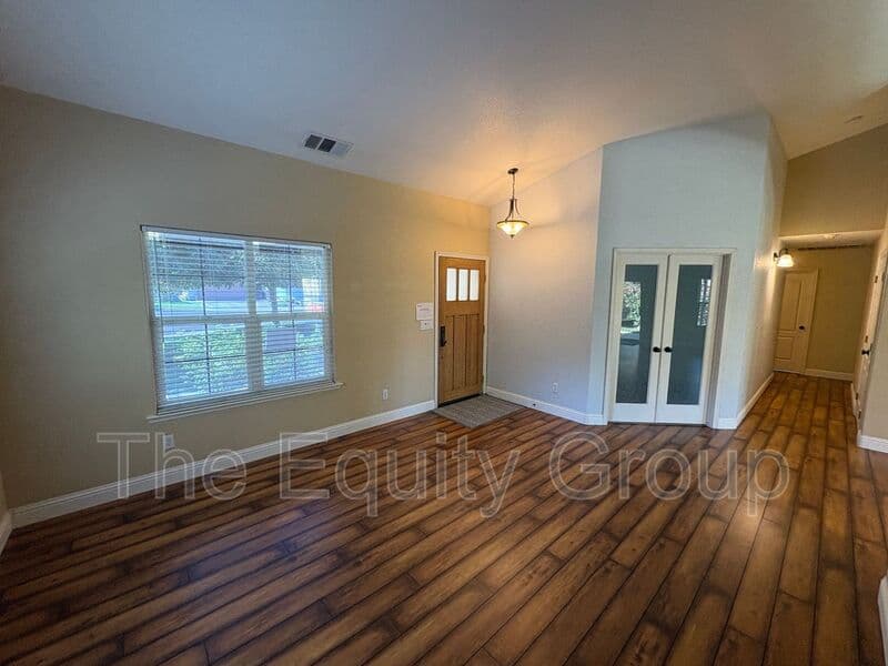 Visalia House: 3524 S. Lincoln Ct