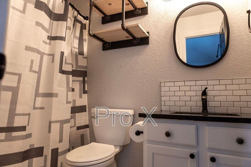 Fayetteville House: 833 S Eastview Drive