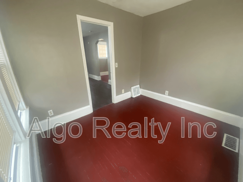 Minneapolis House: 2511 Logan Ave N