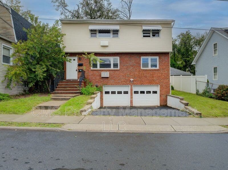 Vauxhall Condo: 287 Montclair Avenue