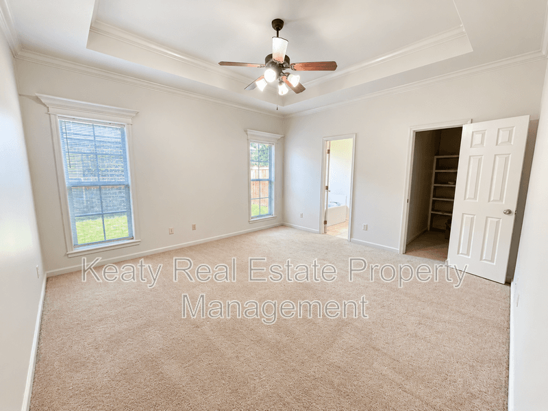 Lafayette House: 507 Lodge Drive