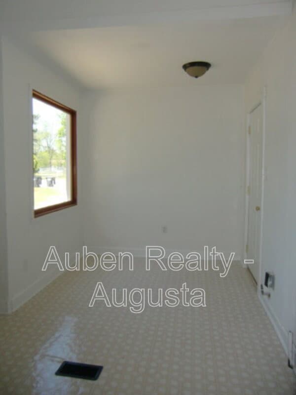 Augusta House: 1914 1/2 Kratha Drive
