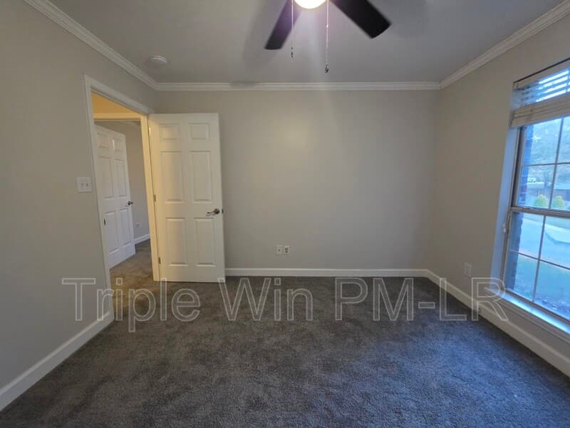 Little Rock House: 12512 Woodbury Dr