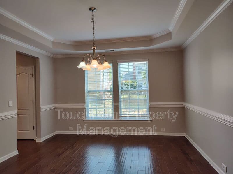 Charlotte House: 8611 Burnside Ln