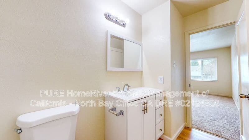 Santa Rosa House: 4942 Sonoma Hwy