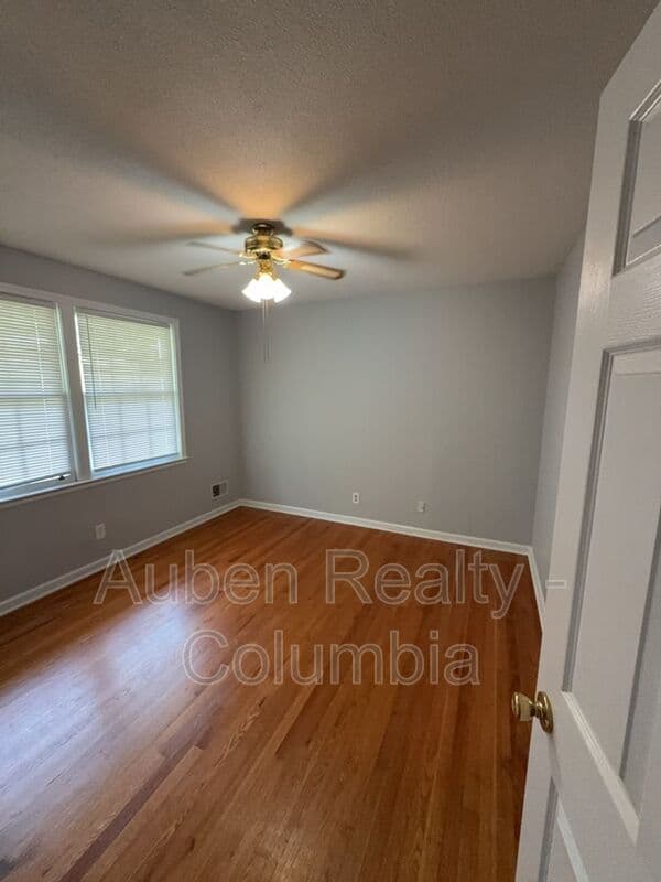Columbia House: 1032 Lancaster St