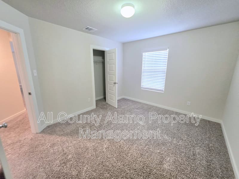 San Antonio House: 12334 Tower Forest