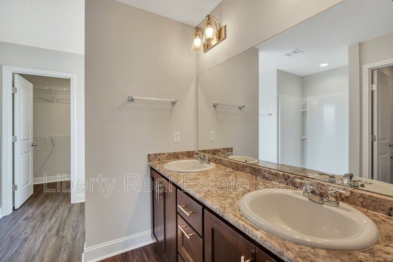 Hinesville House: 88 Fridley Ln