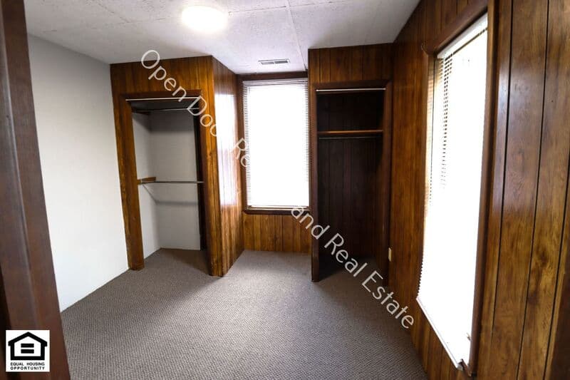 Waterloo Condo: 255 S Wayne St