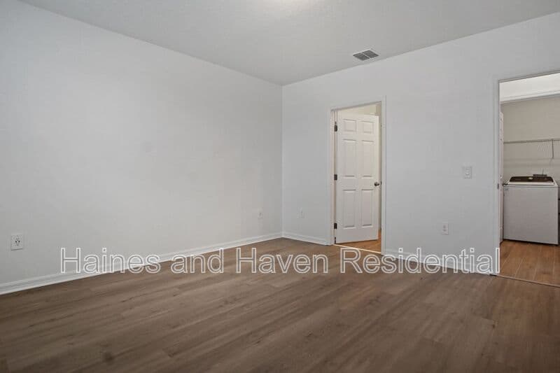 Haines City House: 1378 Current Pl