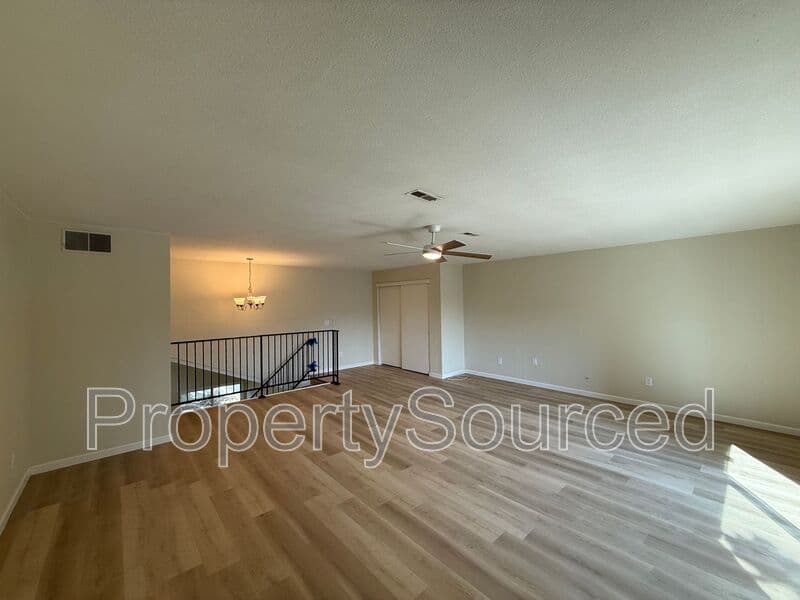 Modesto House: 317 De Vega Ct
