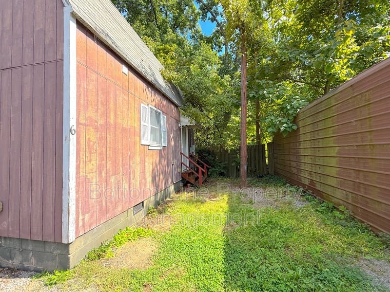 Charlotte House: 4398 Havelock Ave