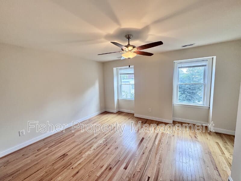 Richmond House: 2212 Carrington St