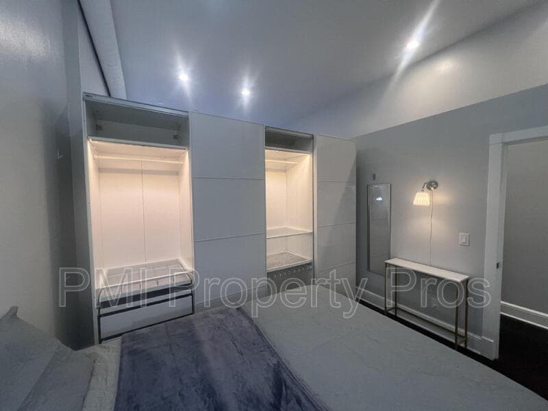 Milwaukee Condo: 715 North Milwaukee Street