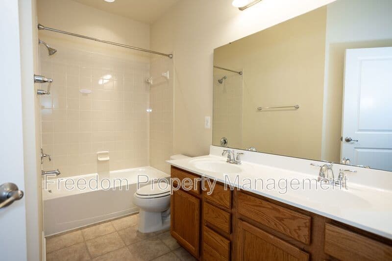 Gainesville Townhome: 7408 Brunson Cir