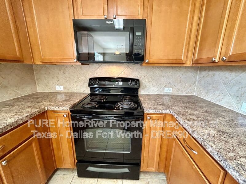 Haslet House: 809 San Miguel Trl