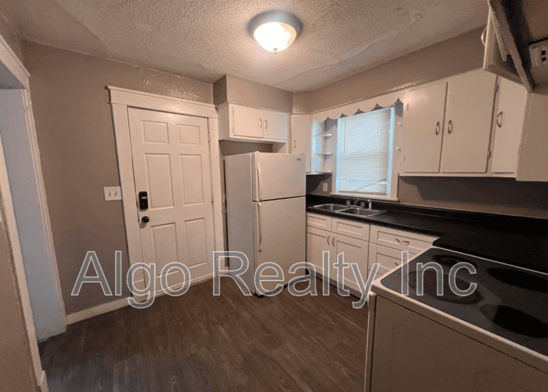 Minneapolis House: 2511 Logan Ave N