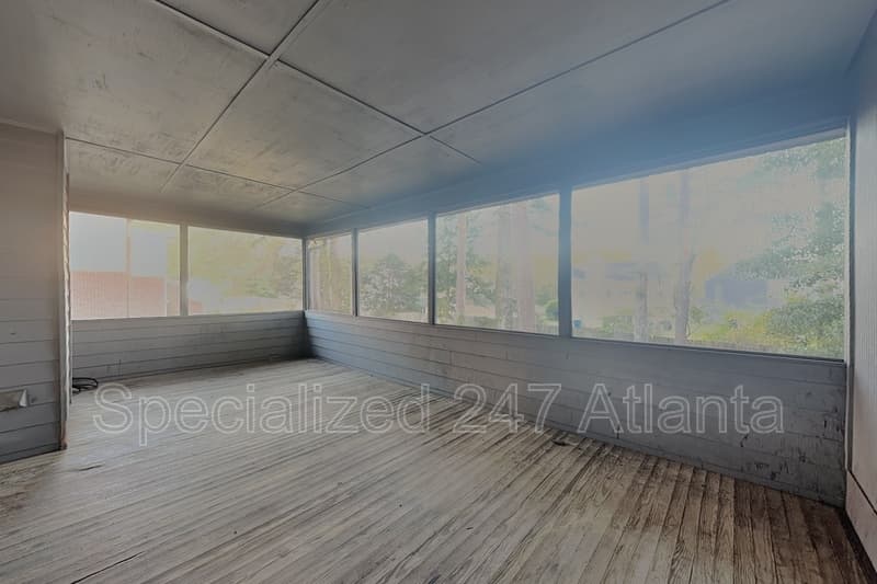 Conyers House: 2112 Fairway Ct SE