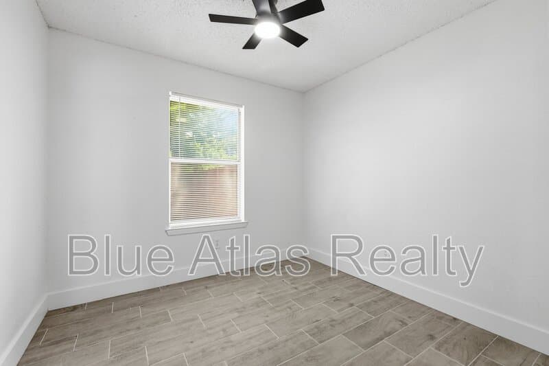 Fort Worth House: 5517 Wellesley Avenue