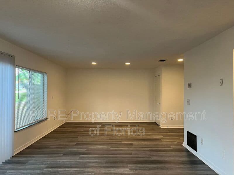 Ocala House: 627 NE 28th Avenue