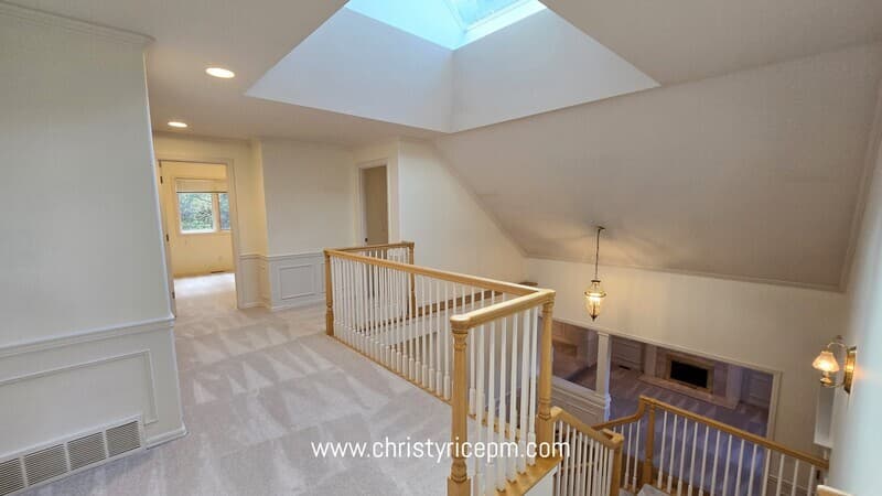 Redmond House: 16323 NE 50th Way