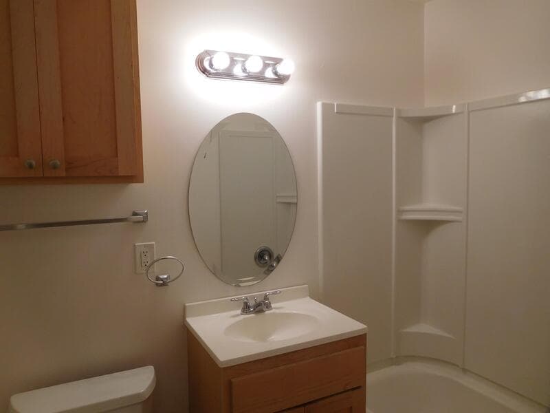 Monticello Condo: 705 E 3rd St #1