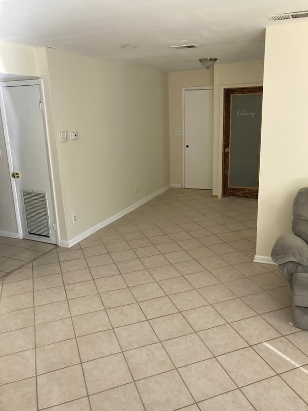 Jacksonville House: 7559 Proxima Rd