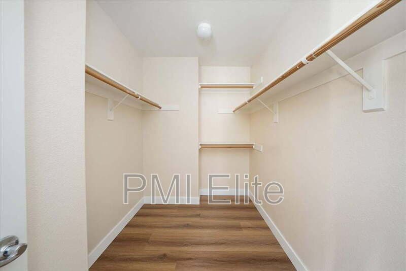 Castaic House: 32029 Cypress Way
