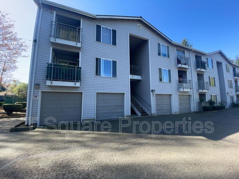 Seattle House: 7041 S 116th PL