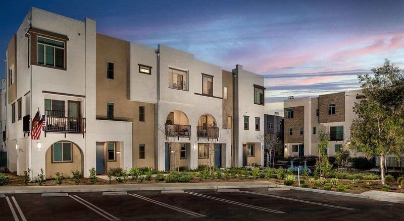 San Pedro Townhome: 1627 W Hornet Lane