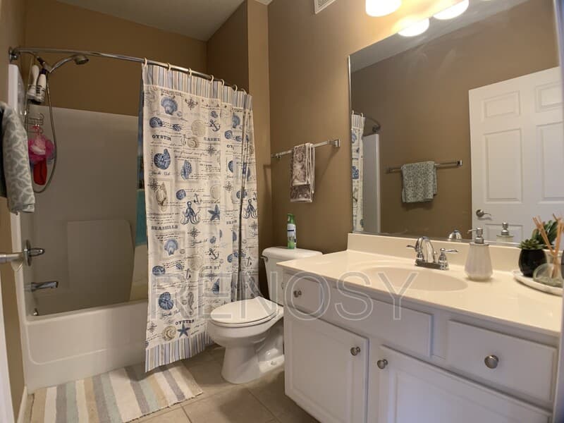 West Des Moines House: 6255 Beechtree Dr