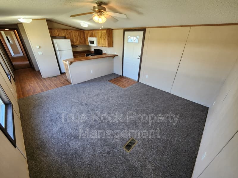 Ada House: 16201 County Road 1525