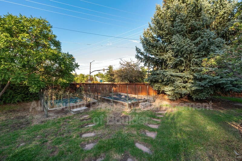 Boulder House: 1192 Quince Ave