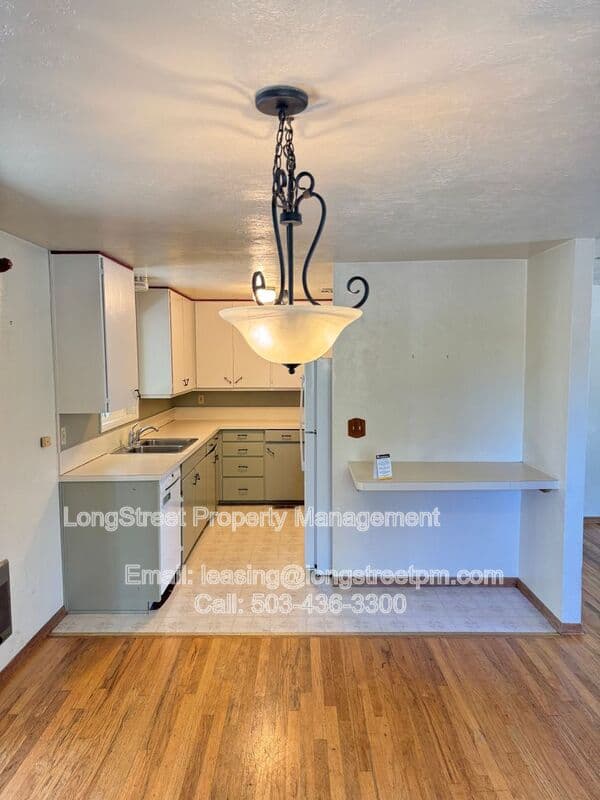 Corvallis House: 720 SW 53rd St