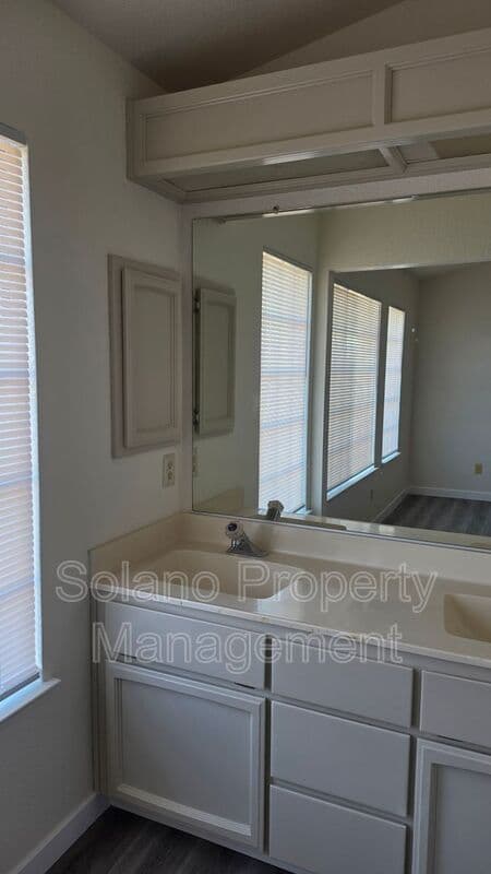 Vacaville House: 376 Marna Dr.