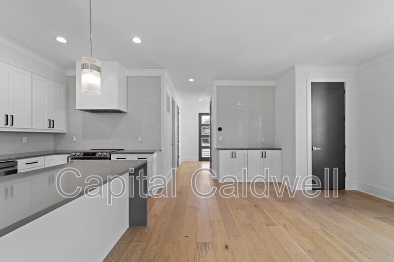 Sarasota House: 2345 Bahia Vista St